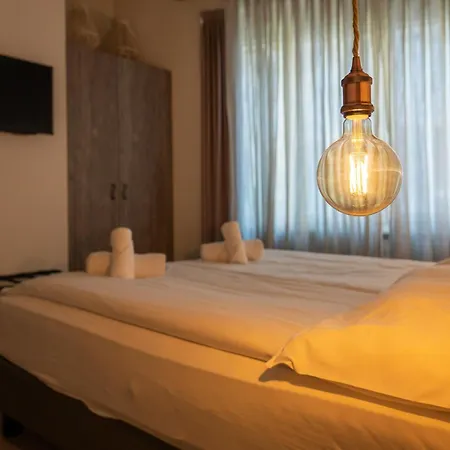 Seven Boutique Hotel 3*