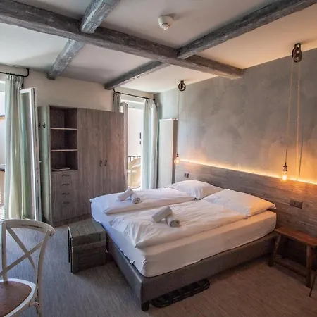 Seven Boutique Hotel