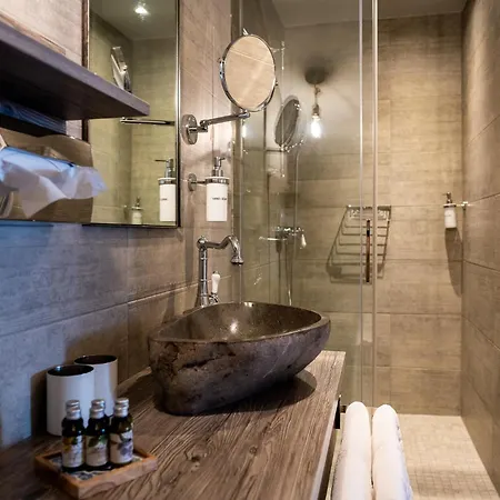 Seven Boutique 3*